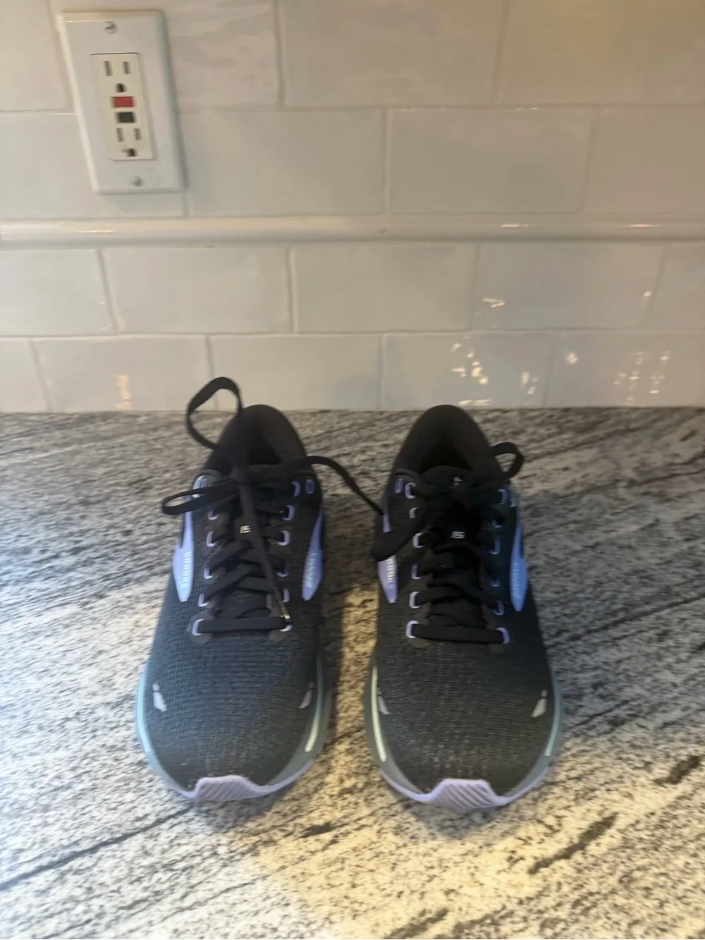 Women’s Brooks Ghost 15 Size 6
